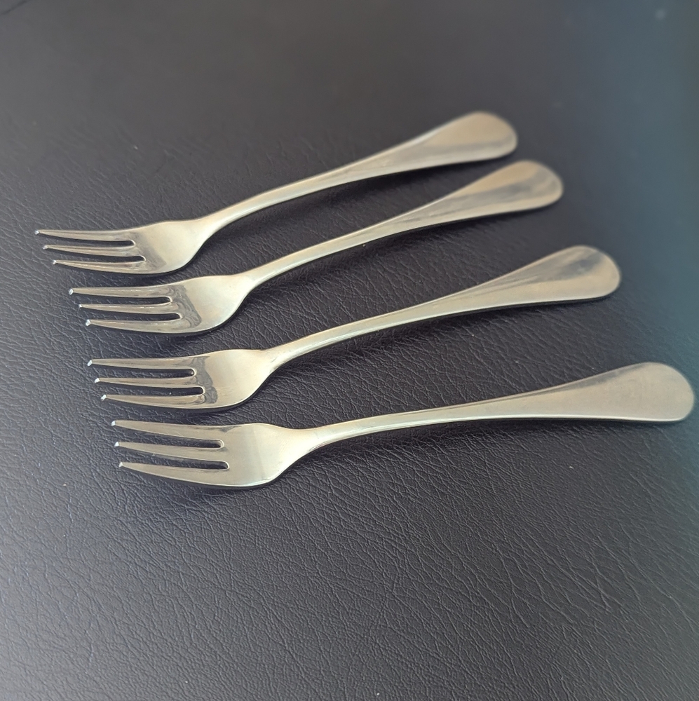 Set Of 4 Dansk 18/20 Silhouette  Cocktail Seafood Forks